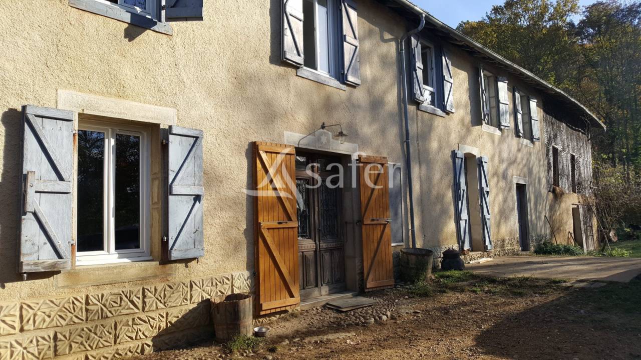 Sheep farm  Hautes-Pyr&eacute;n&eacute;es