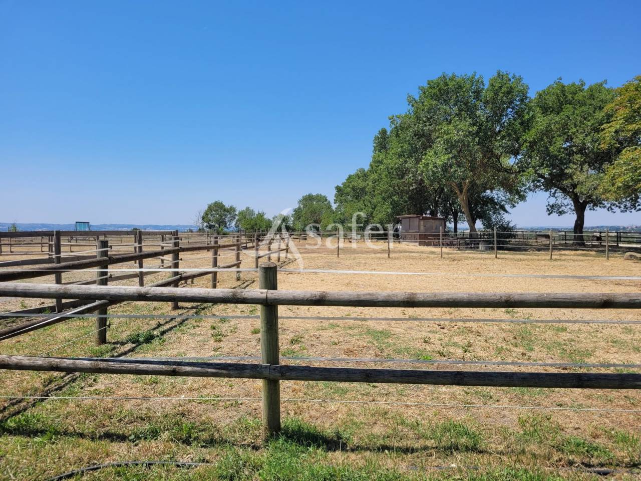 Equestrian property  Aude