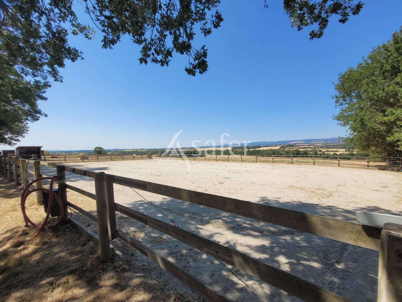 Equestrian property  Aude