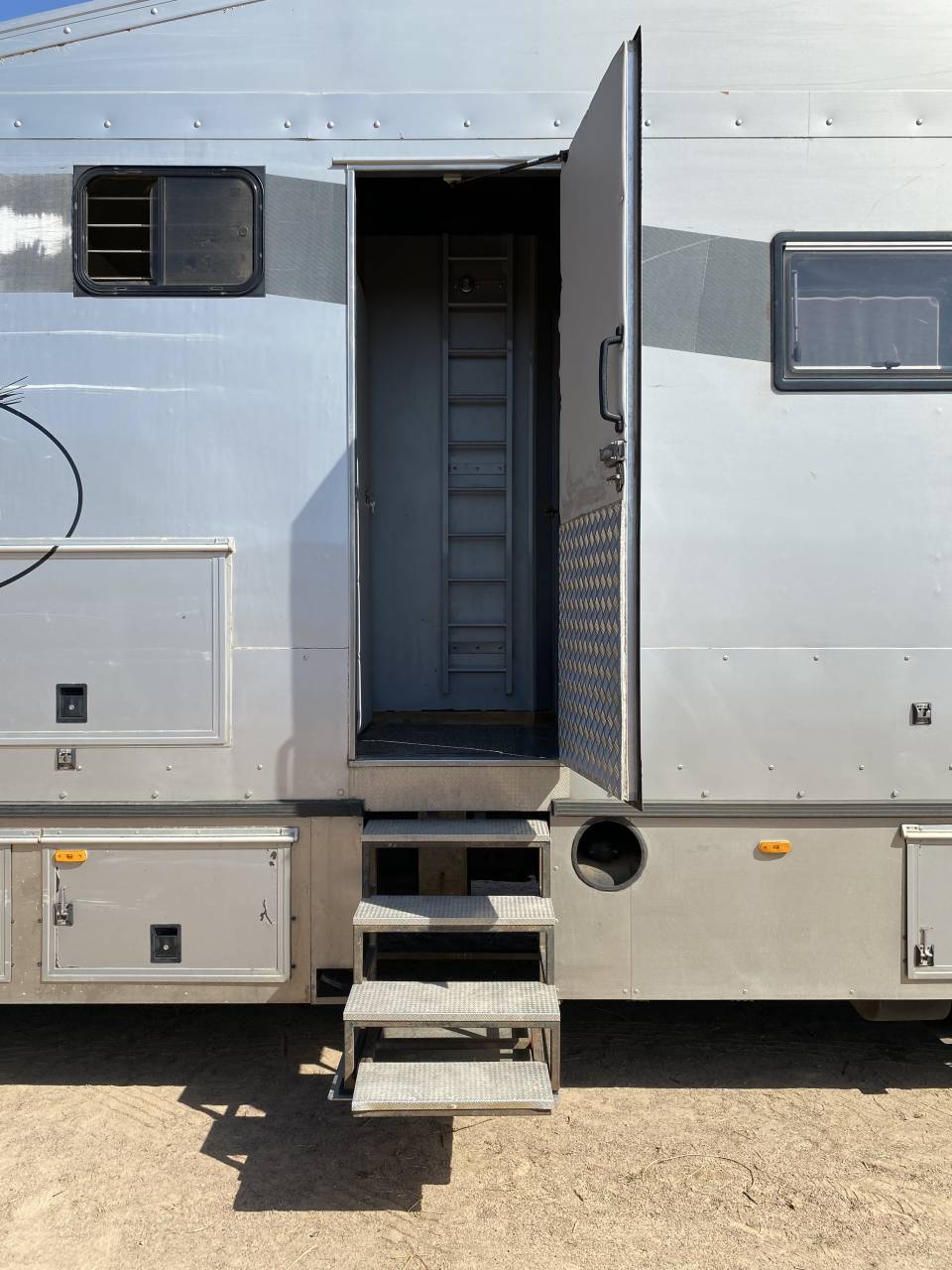 Horsebox NON-HGV Renault RENAULT PREMIUM 2010 Used