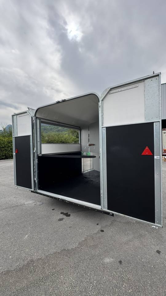 Horse trailer Fautras OBLIC X2 2 Stalls 2025 Used