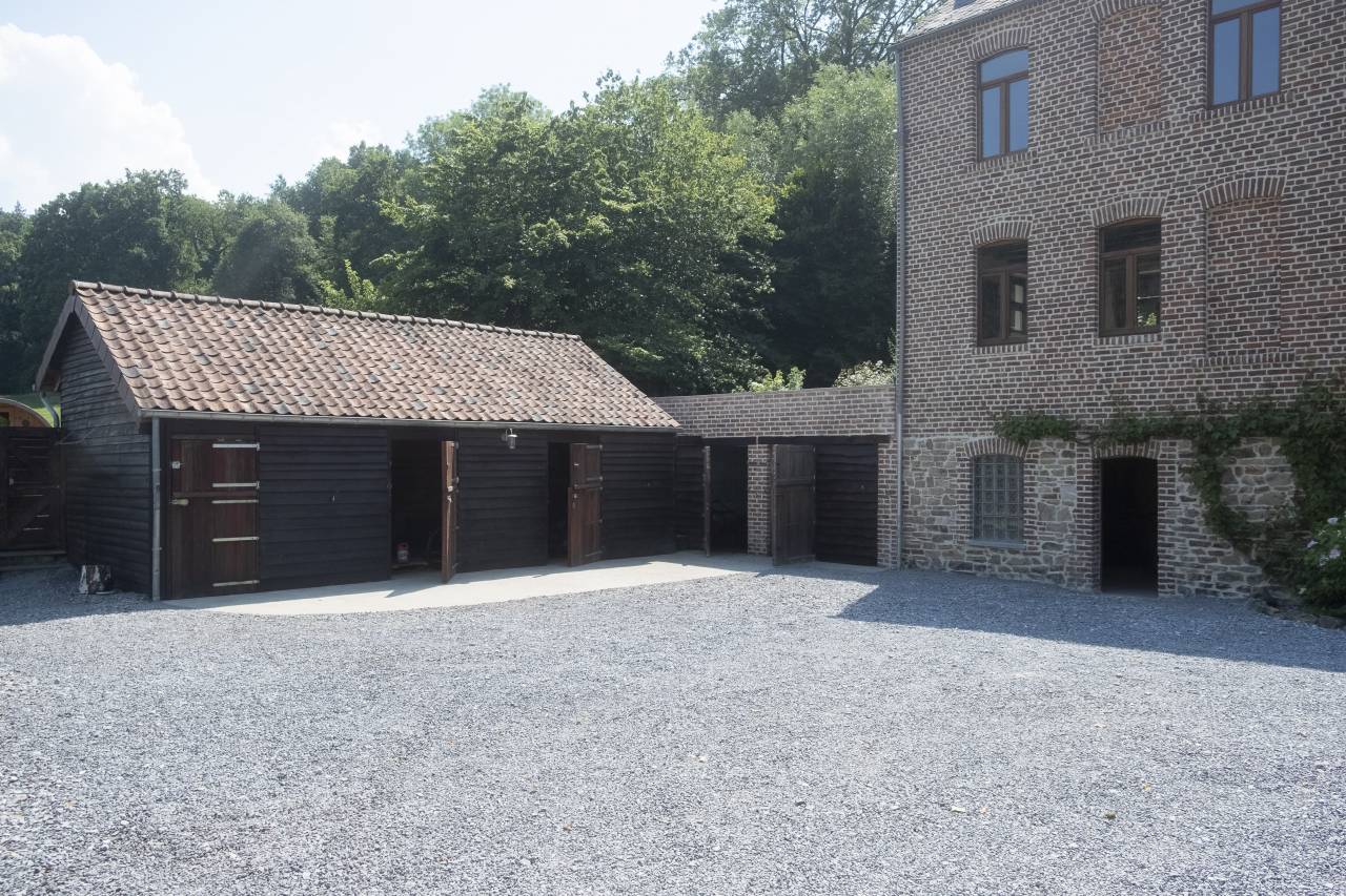 Luxurious equestrian property  Namur