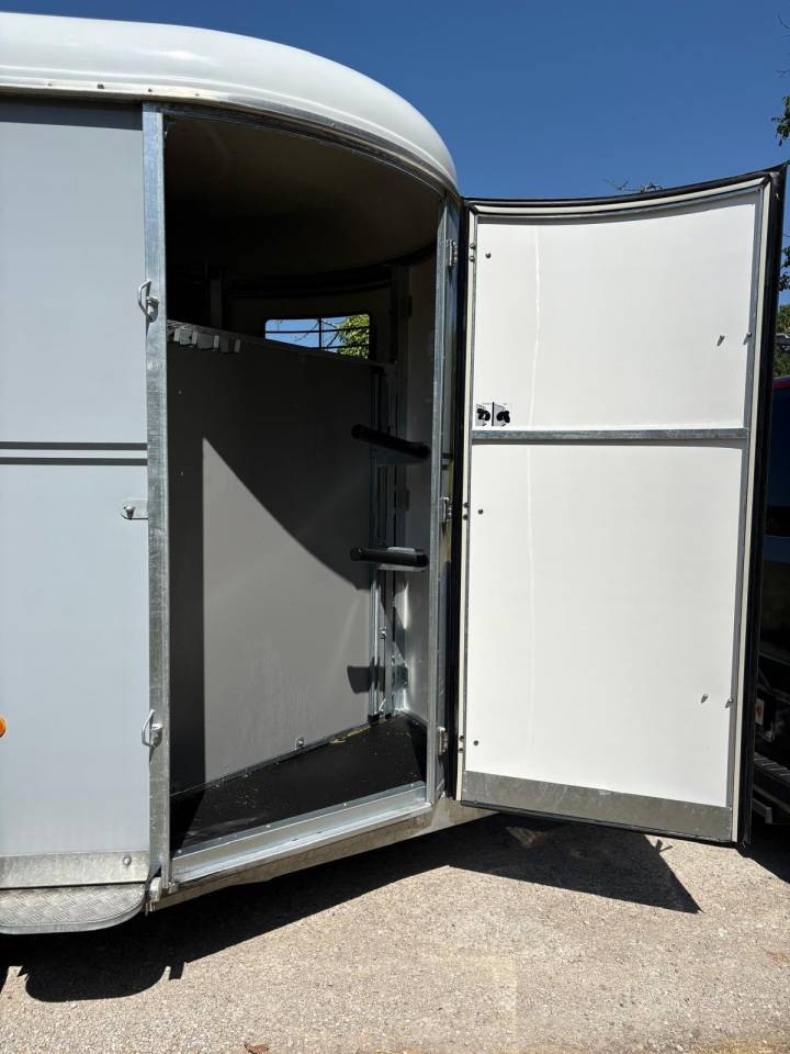 Horse trailer Fautras Oblic +2 2 Stalls 2023 Used