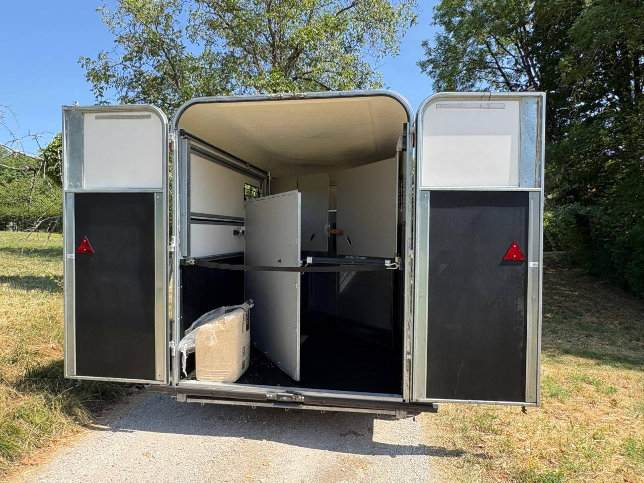 Horse trailer Fautras Oblic +2 2 Stalls 2023 Used