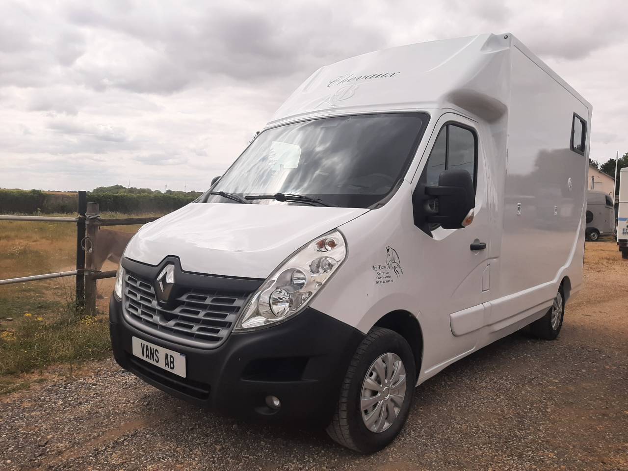 Horsebox HGV Renault  2017 Used