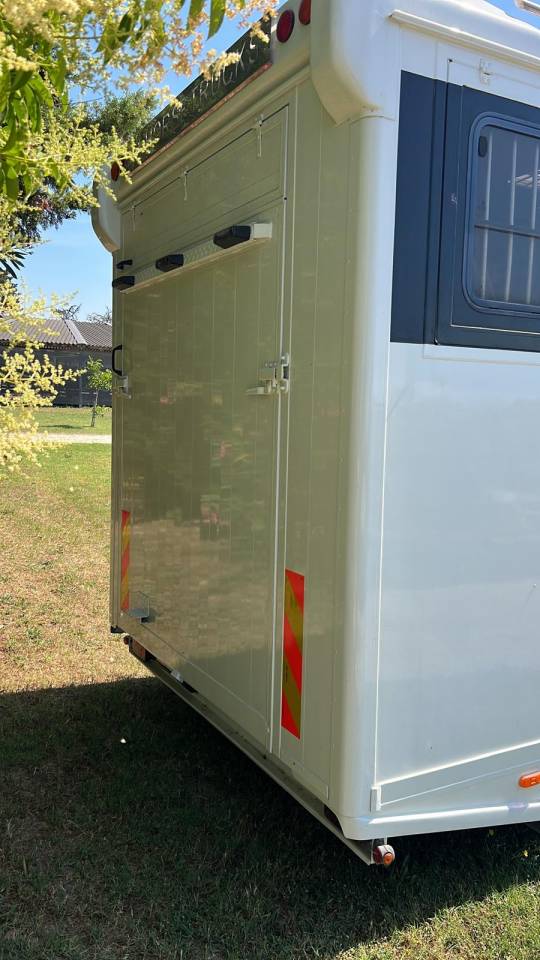 Horse trailer Steinsberger 3 chevaux  3 Stalls 2015 Used