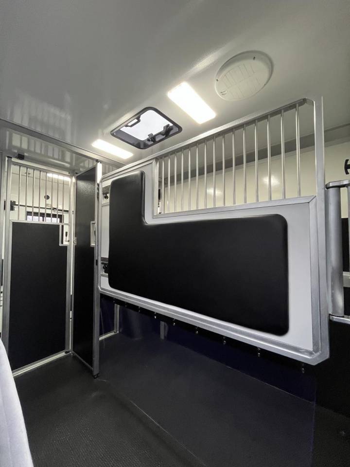 Horsebox HGV STX  2024 Used