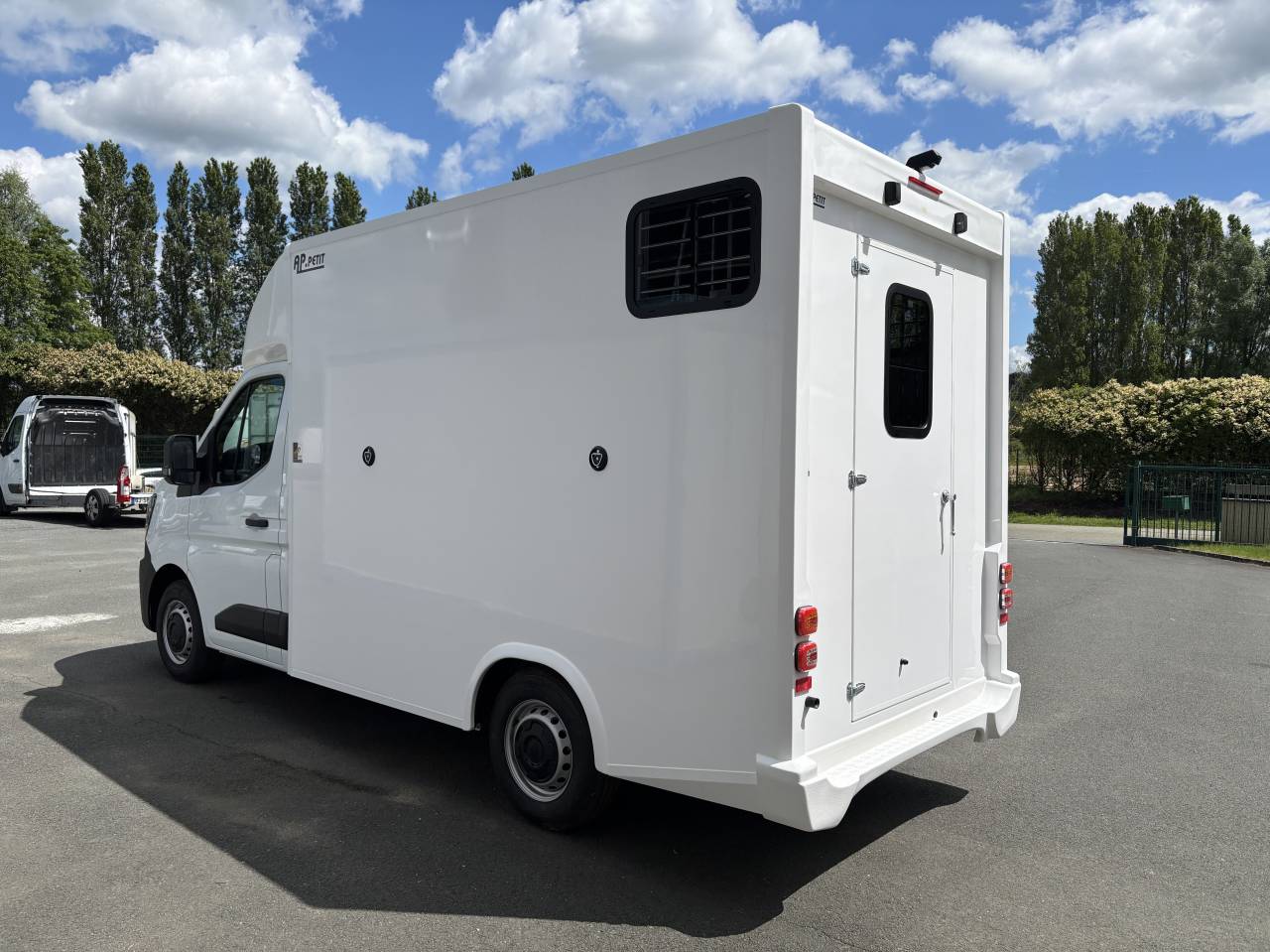 Horsebox HGV AP Petit Nissan Interstar L2 2026 New