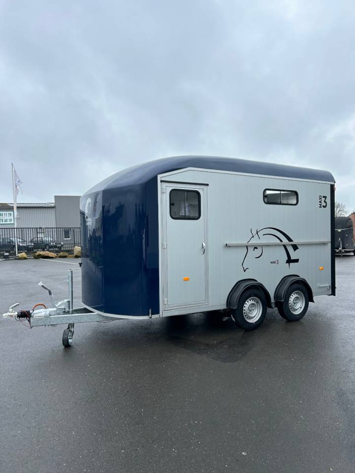 Horse trailer Cheval Liberte Maxi 3 3 Stalls 2026 New