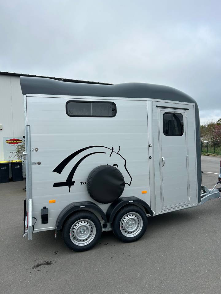 Horse trailer Cheval Liberte Touring One 1,5 Stalls 2026 New