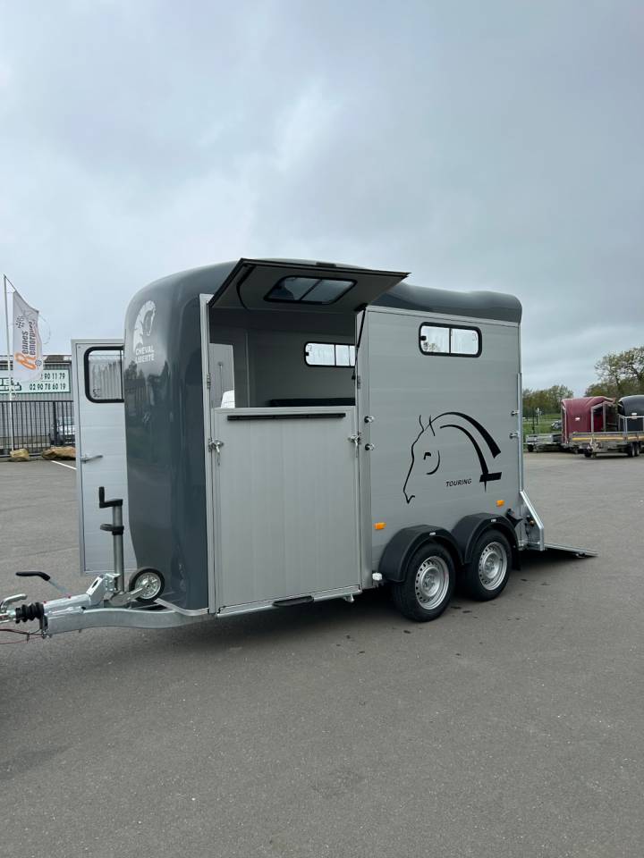 Horse trailer Cheval Liberte Touring One 1,5 Stalls 2026 New