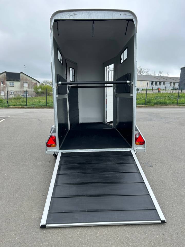 Horse trailer Cheval Liberte Touring One 1,5 Stalls 2026 New