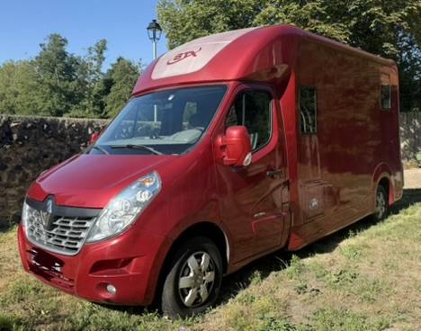 Horsebox HGV Renault Renault Master DCI 150 STX mod&egrave;le Stalle 2015 Used