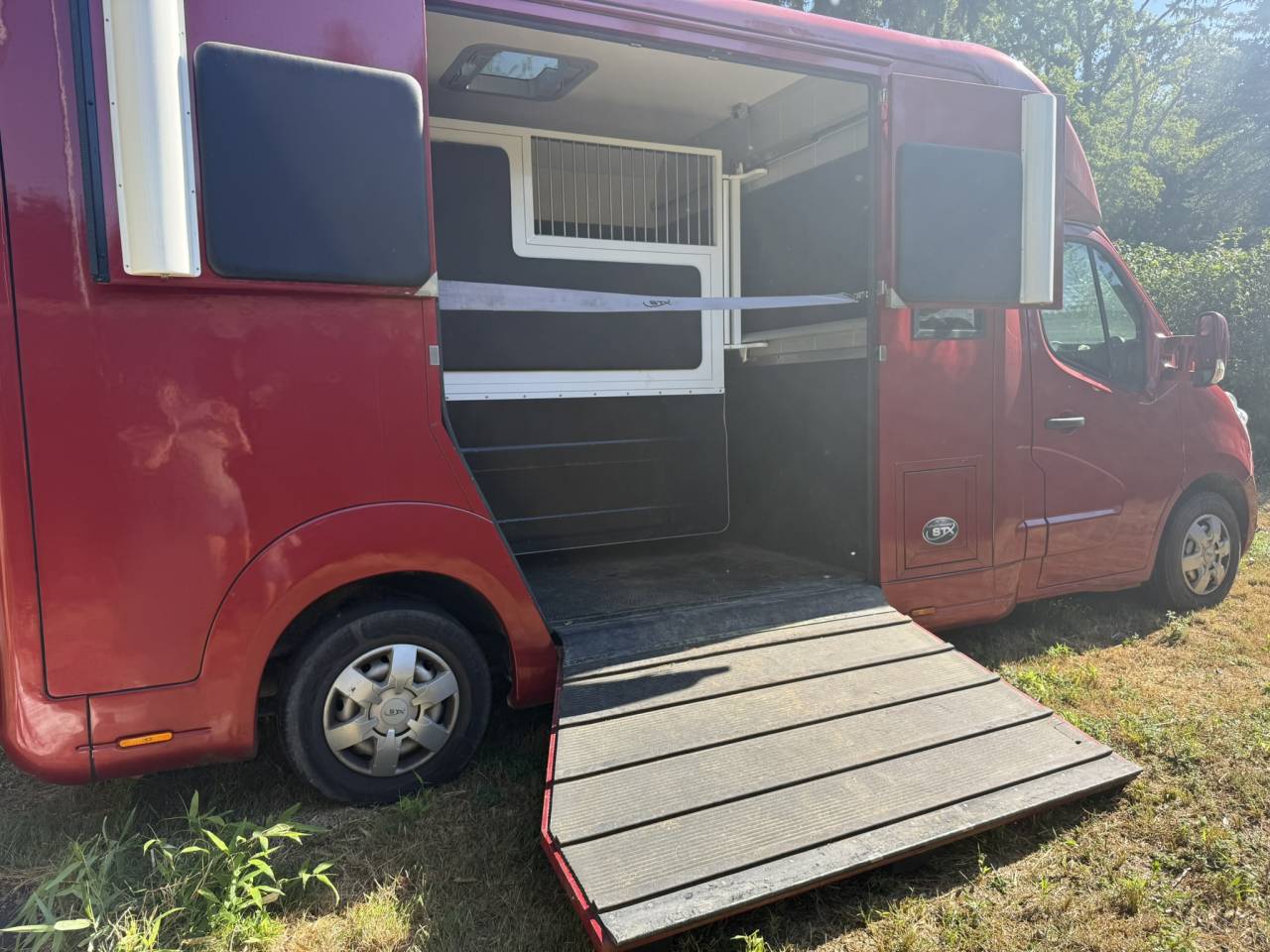 Horsebox HGV Renault Renault Master DCI 150 STX mod&egrave;le Stalle 2015 Used