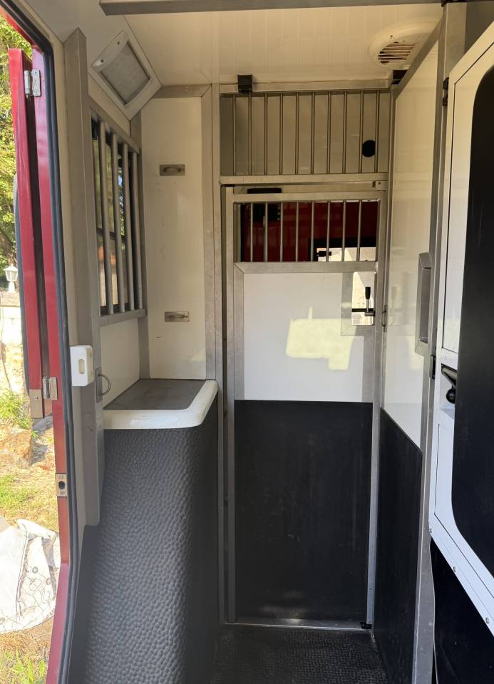 Horsebox HGV Renault Renault Master DCI 150 STX mod&egrave;le Stalle 2015 Used