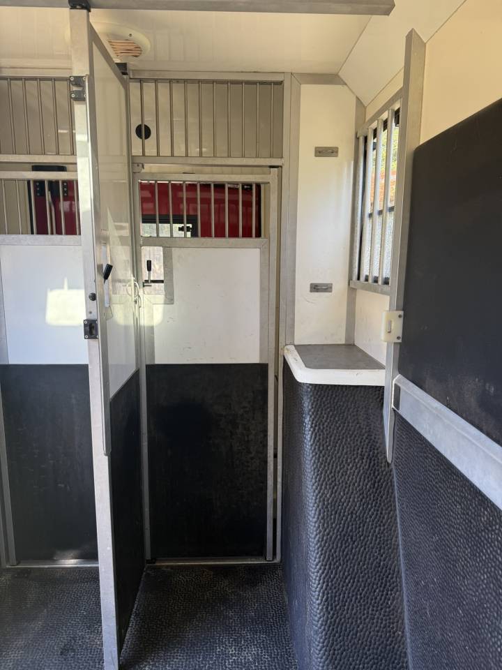 Horsebox HGV Renault Renault Master DCI 150 STX mod&egrave;le Stalle 2015 Used