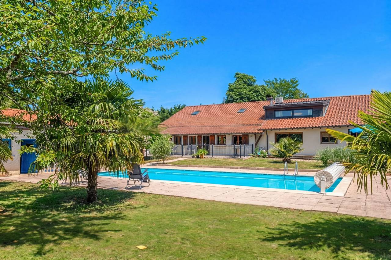 Equestrian property  Ain
