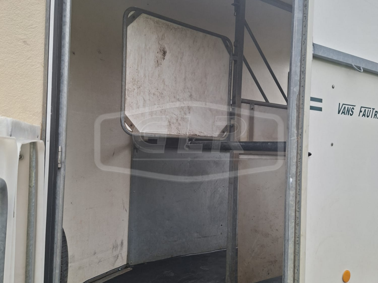Horse trailer Fautras PROVAN 2 Stalls 2007 Used
