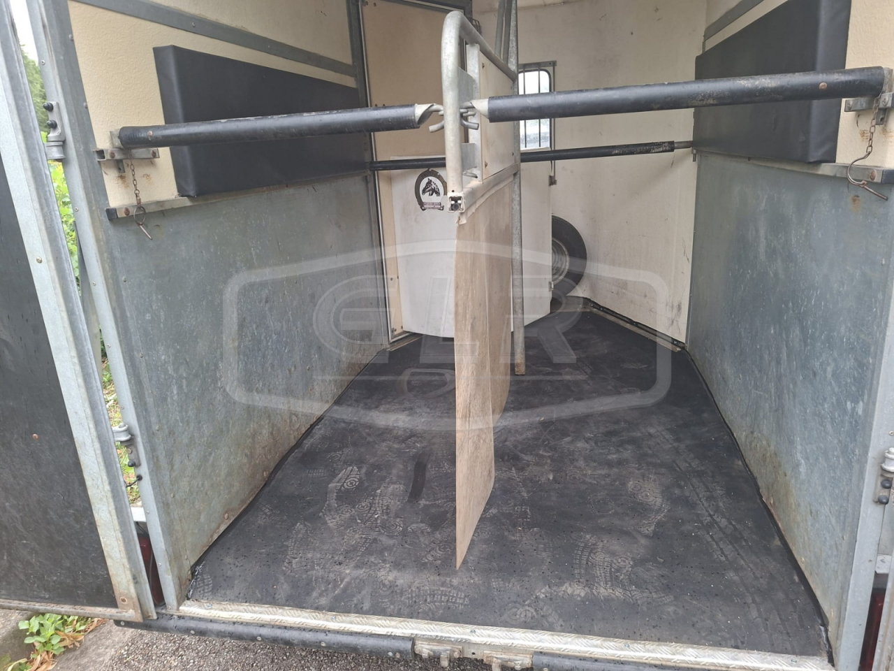 Horse trailer Fautras PROVAN 2 Stalls 2007 Used