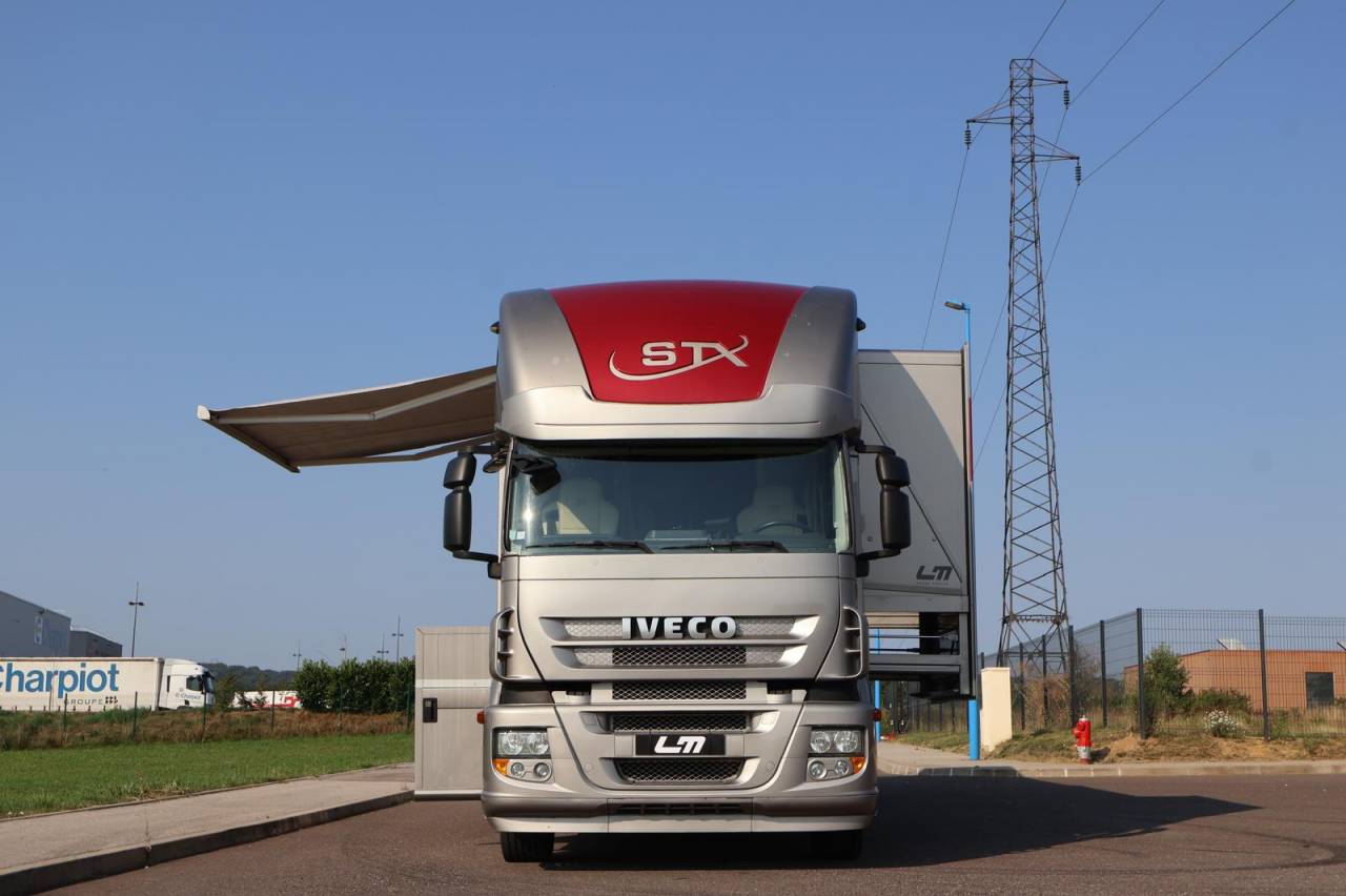 Horsebox NON-HGV STX STX 6 CHEVAUX  2011 Used