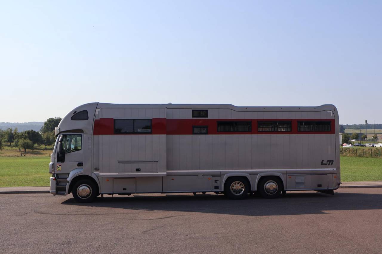 Horsebox NON-HGV STX STX 6 CHEVAUX  2011 Used