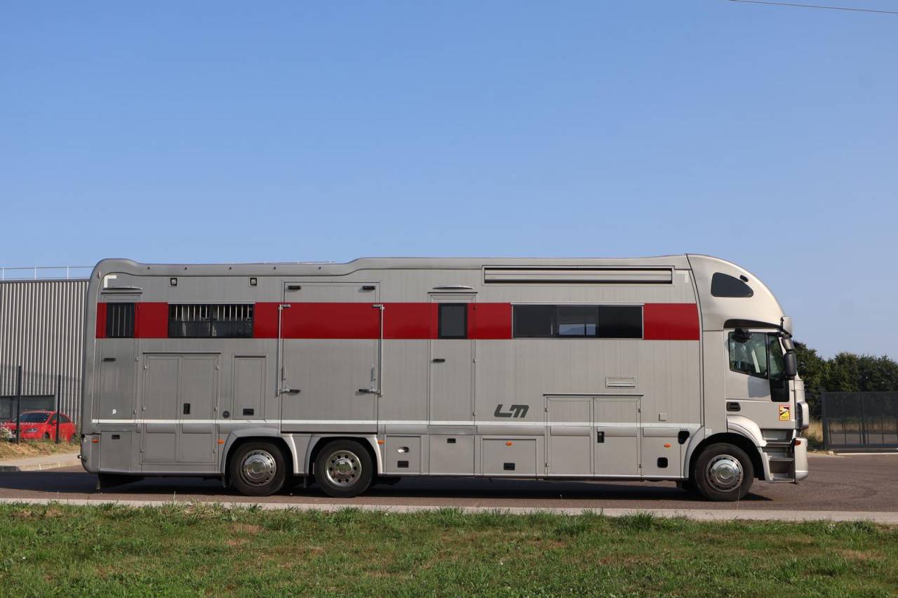 Horsebox NON-HGV STX STX 6 CHEVAUX  2011 Used
