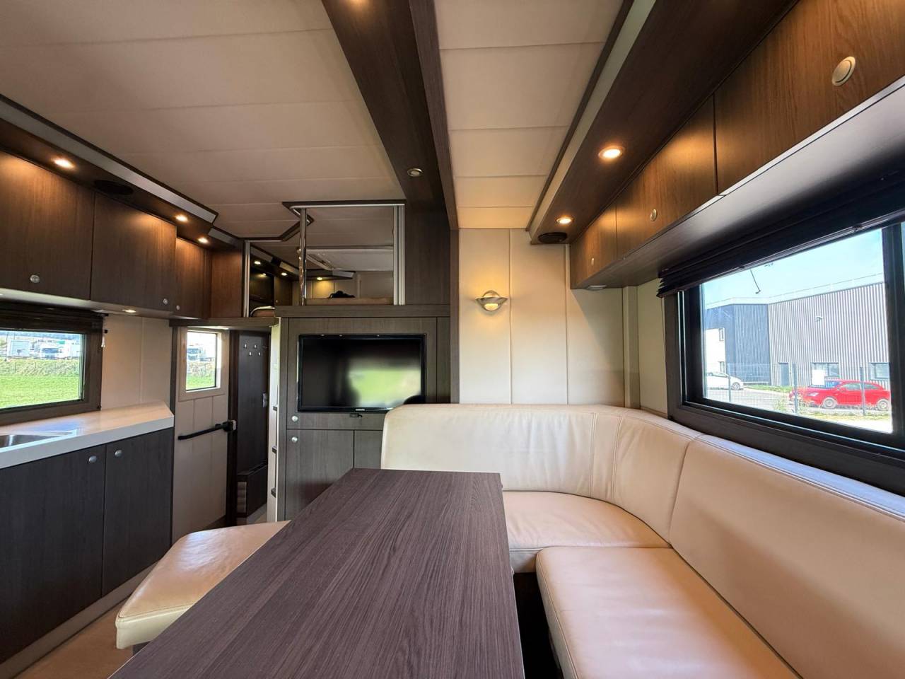 Horsebox NON-HGV STX STX 6 CHEVAUX  2011 Used