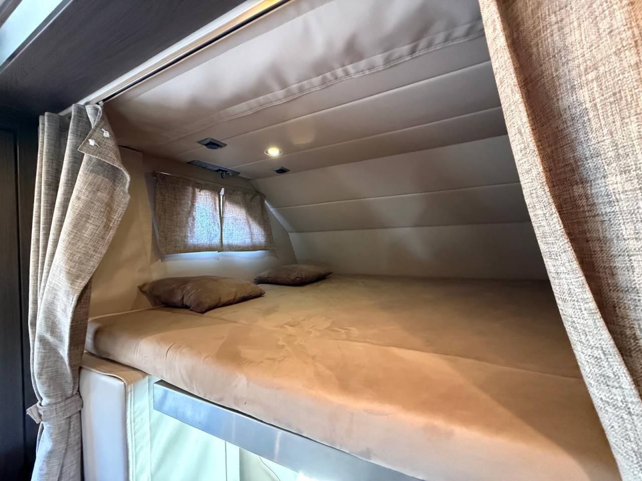 Horsebox NON-HGV STX STX 6 CHEVAUX  2011 Used