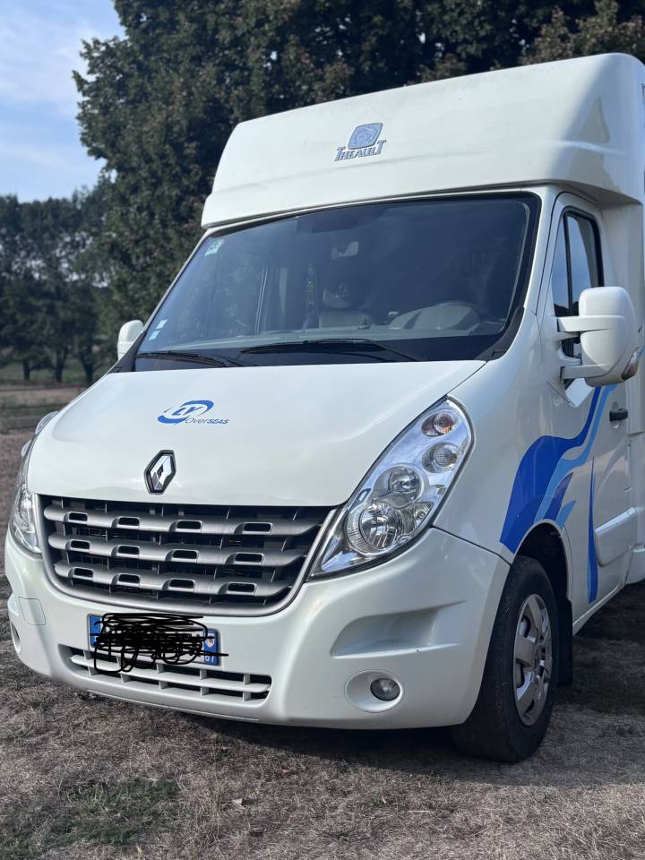 Horsebox HGV Renault Master Proteo 2010 Used