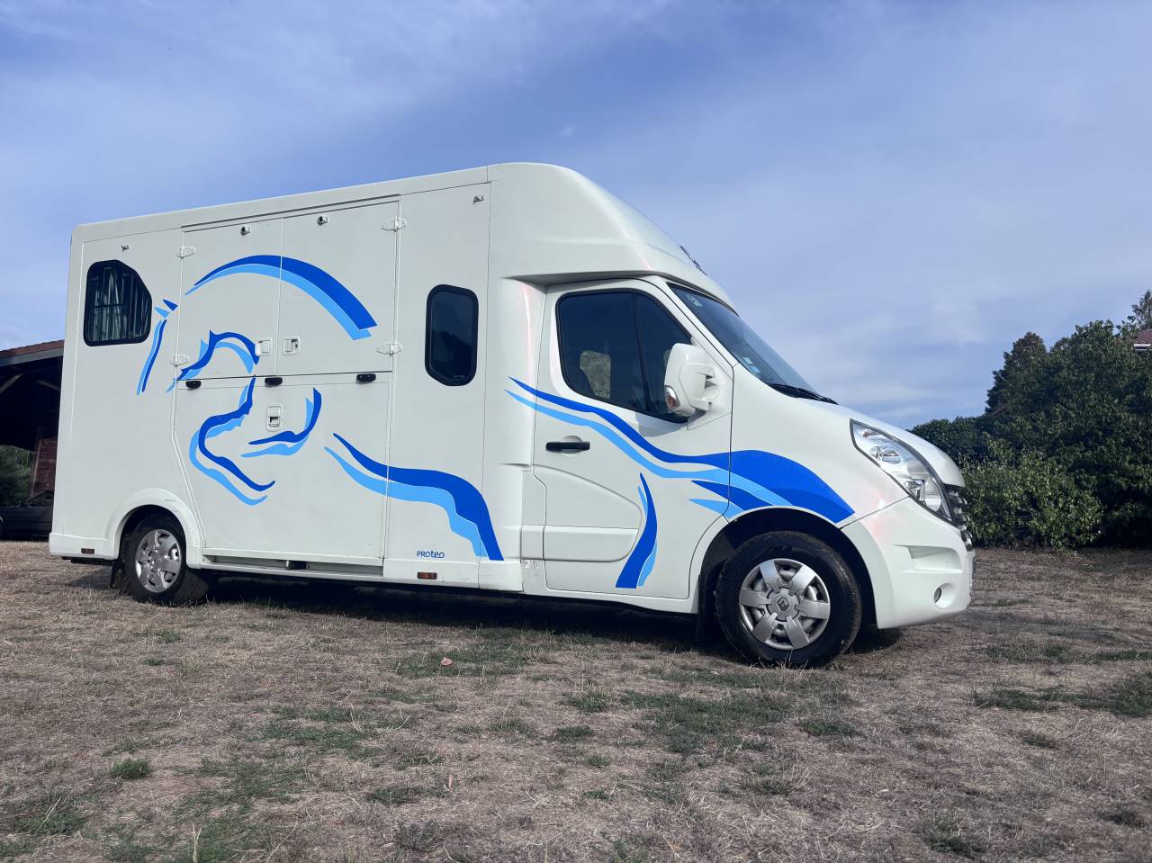 Horsebox HGV Renault Master Proteo 2010 Used