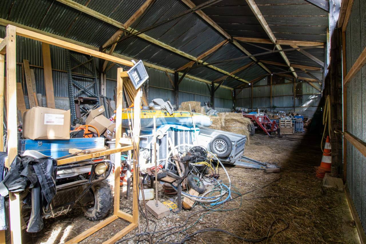 Equestrian property  Vend&eacute;e