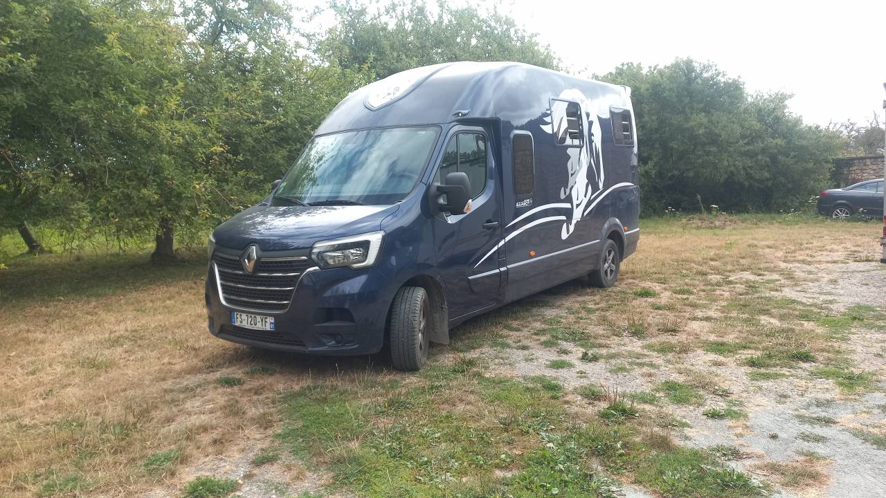 Horsebox HGV Barbot Renault Master III 2020 Used