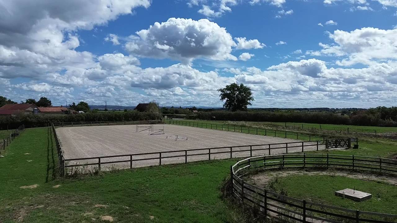 Equestrian Bed and Breakfast  Sa&ocirc;ne-et-Loire