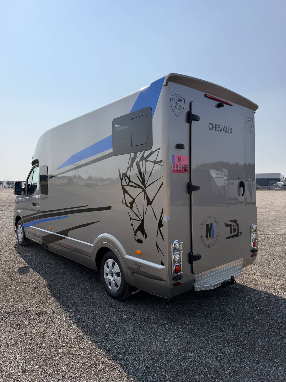 Horsebox HGV Barbot LS5 Renault master  2026 New