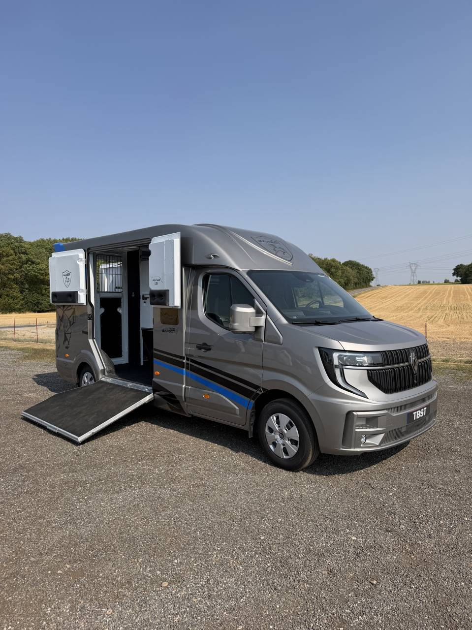 Horsebox HGV Barbot LS5 Renault master  2026 New
