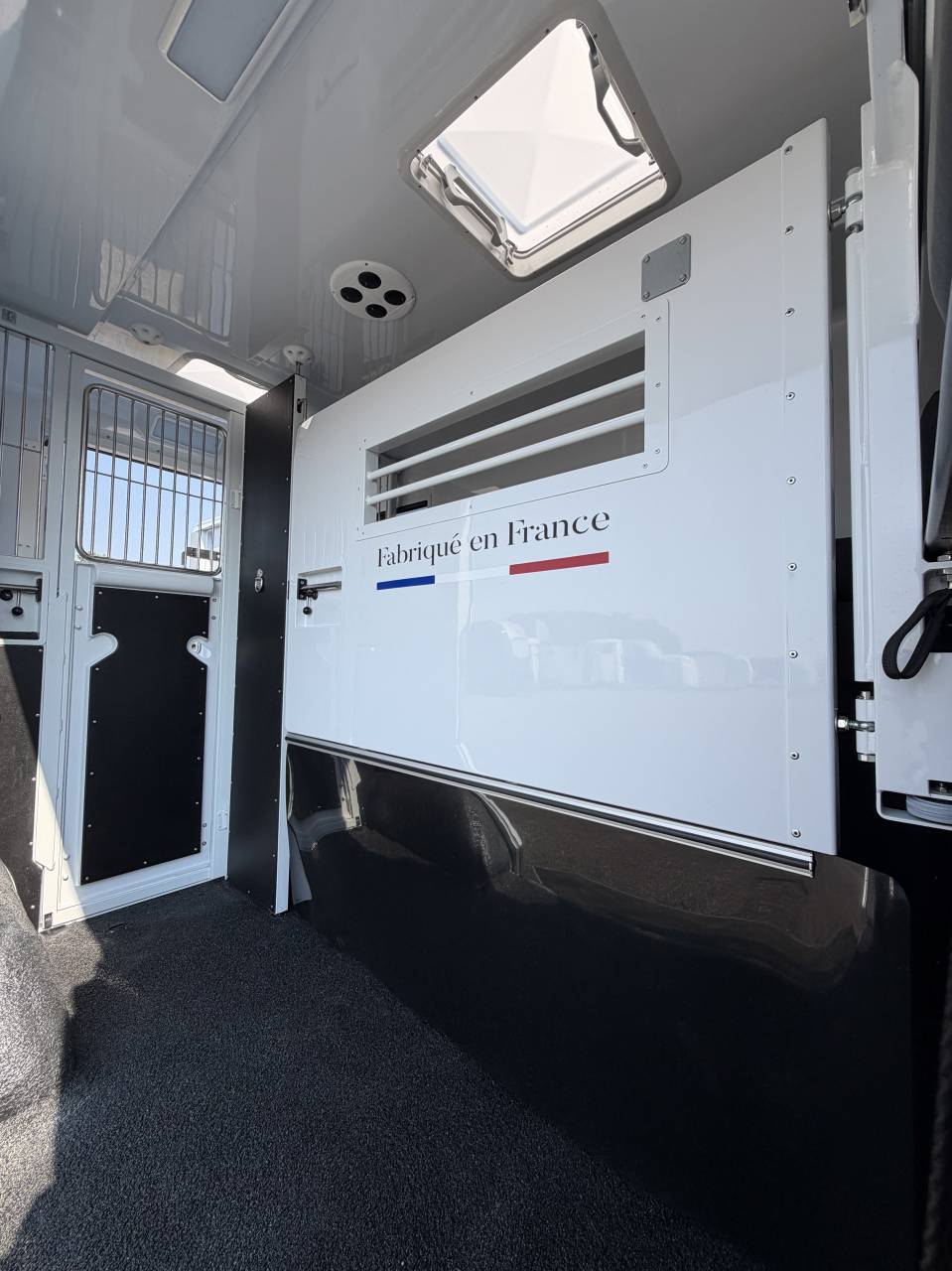 Horsebox HGV Barbot LS5 Renault master  2026 New