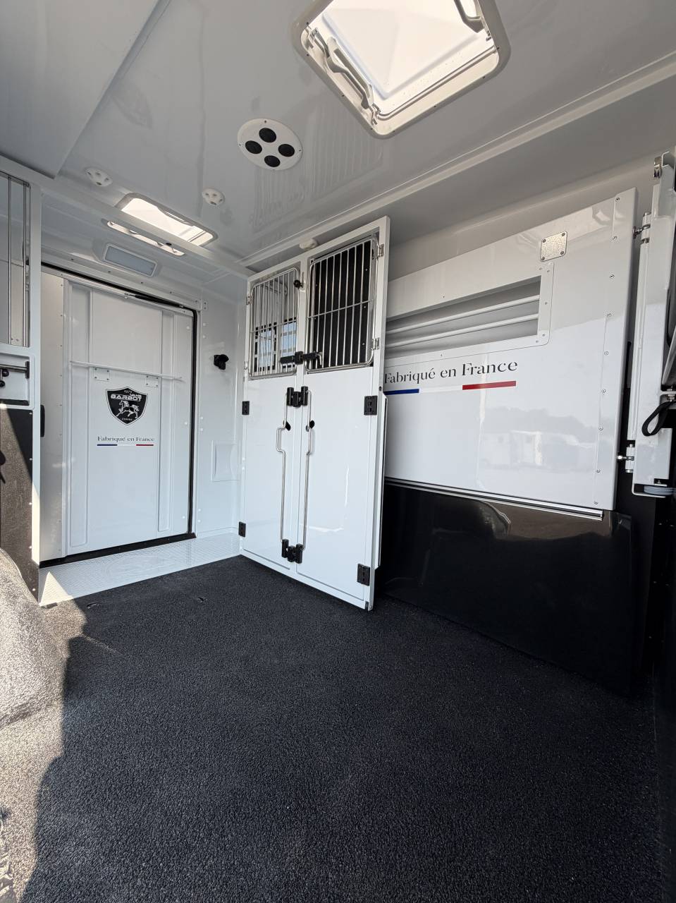 Horsebox HGV Barbot LS5 Renault master  2026 New