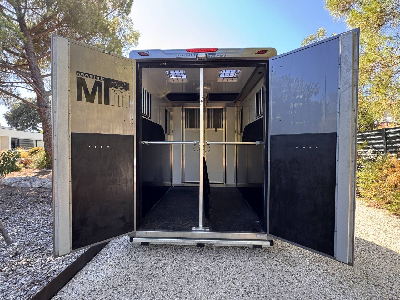 Horse trailer - Other brand - MTM INOVAN 2 Stalls 2024 Used