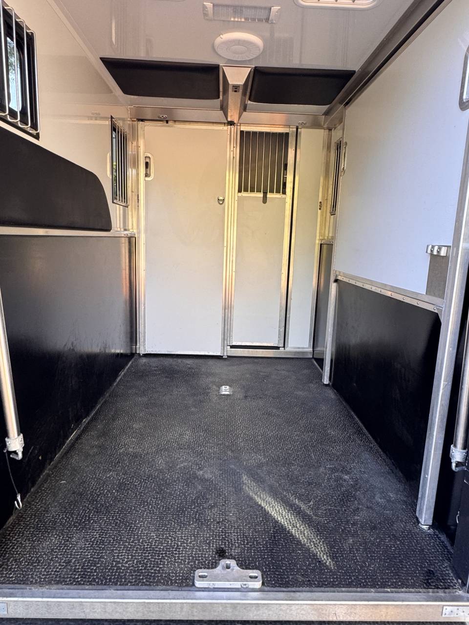 Horse trailer - Other brand - MTM INOVAN 2 Stalls 2024 Used