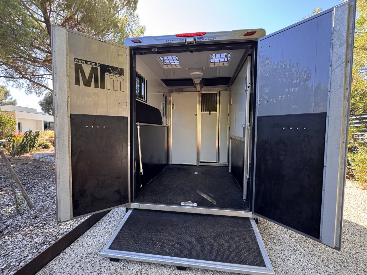 Horse trailer - Other brand - MTM INOVAN 2 Stalls 2024 Used