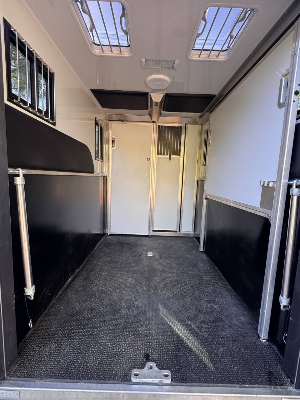Horse trailer - Other brand - MTM INOVAN 2 Stalls 2024 Used