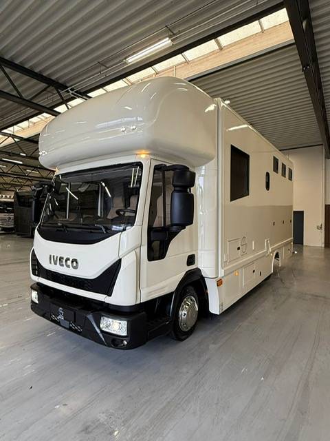 Horsebox NON-HGV Iveco living 2017 Used
