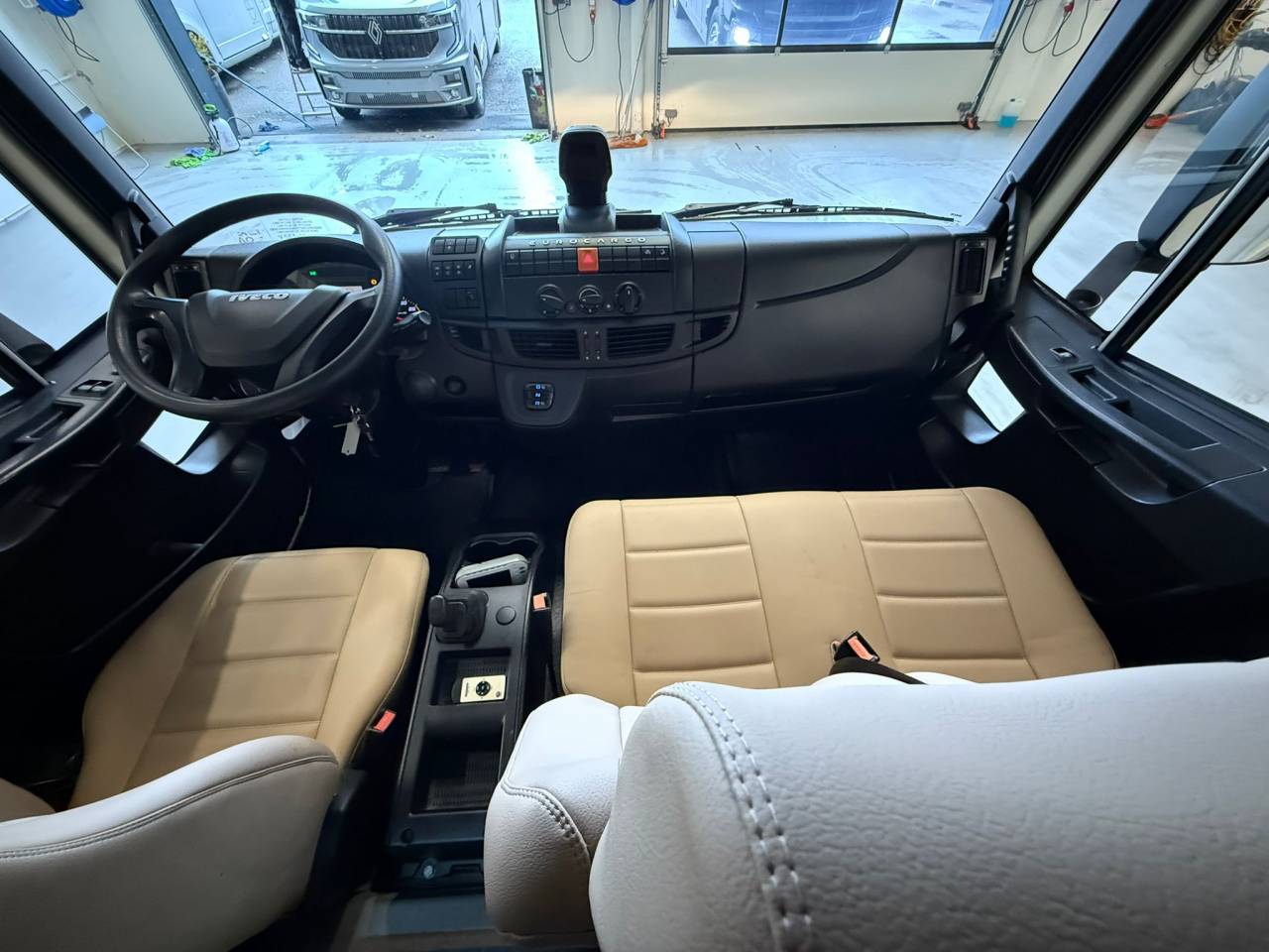 Horsebox NON-HGV Iveco living 2017 Used