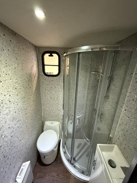 Horsebox NON-HGV Iveco living 2017 Used