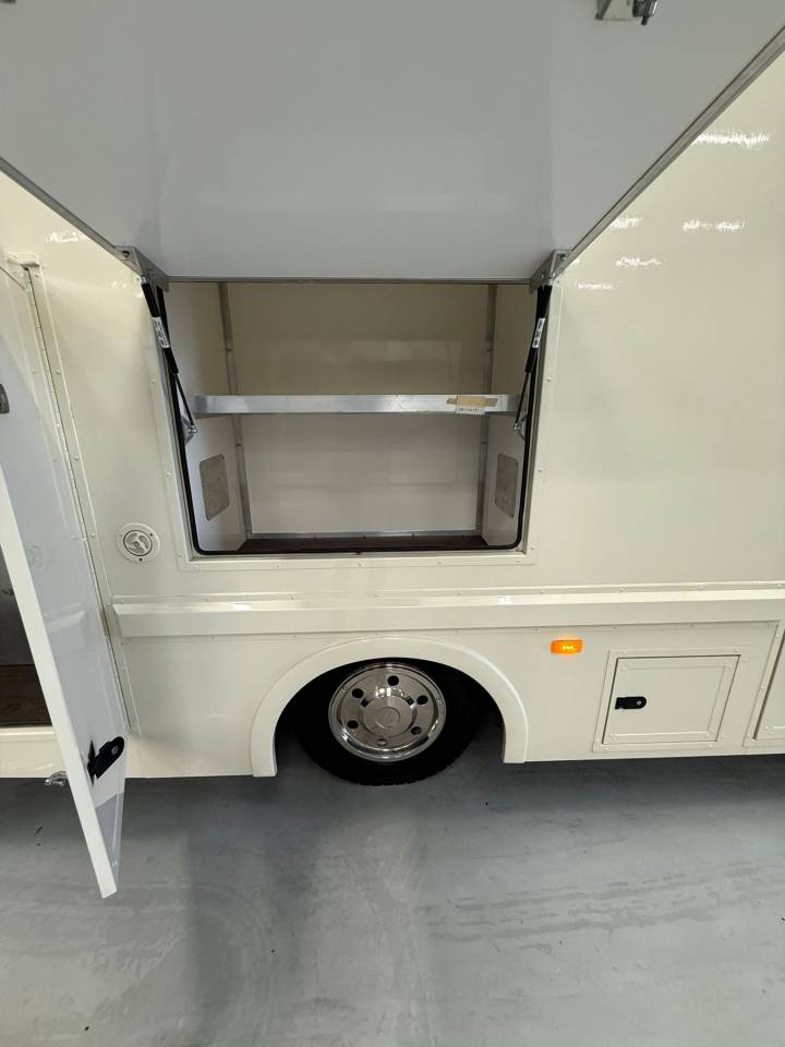 Horsebox NON-HGV Iveco living 2017 Used