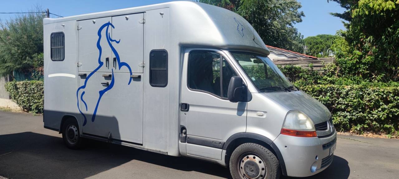 Horsebox HGV Chardron renault Master 2010 Used