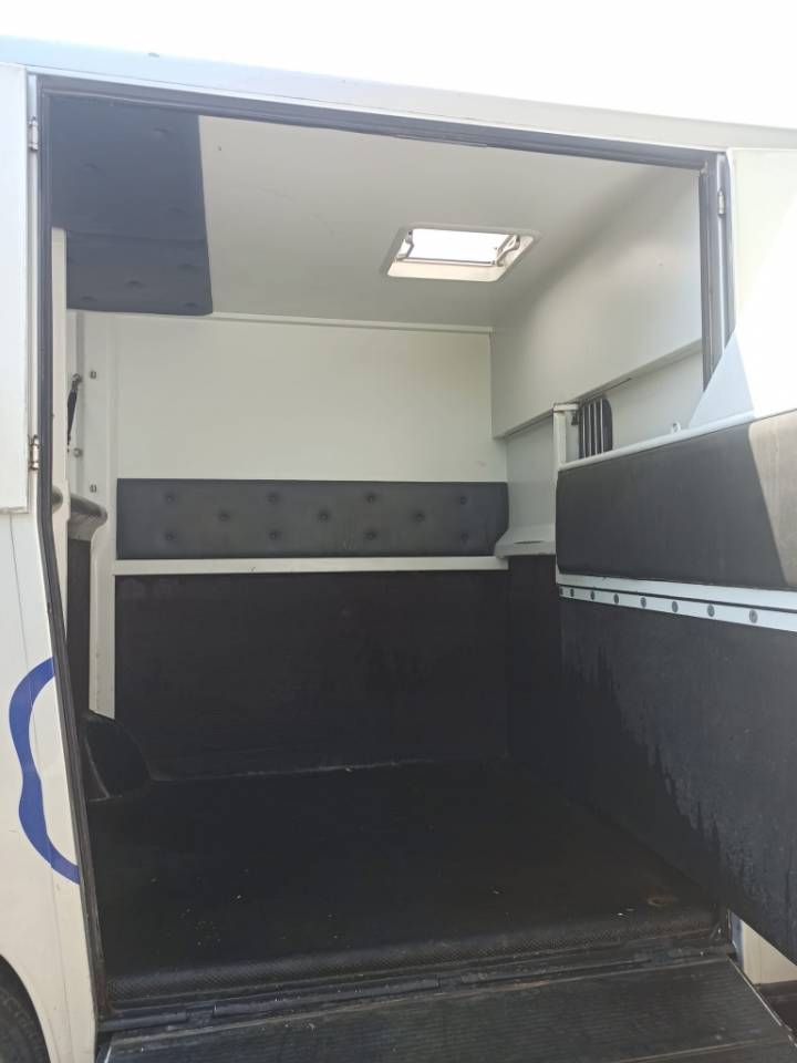 Horsebox HGV Chardron renault Master 2010 Used