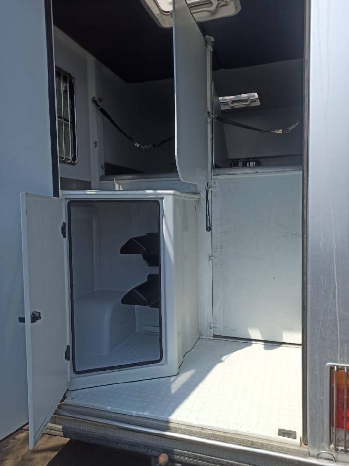 Horsebox HGV Chardron renault Master 2010 Used