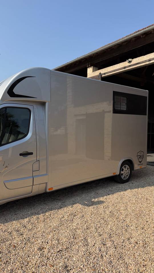 Horsebox HGV Renault Master  2025 Used
