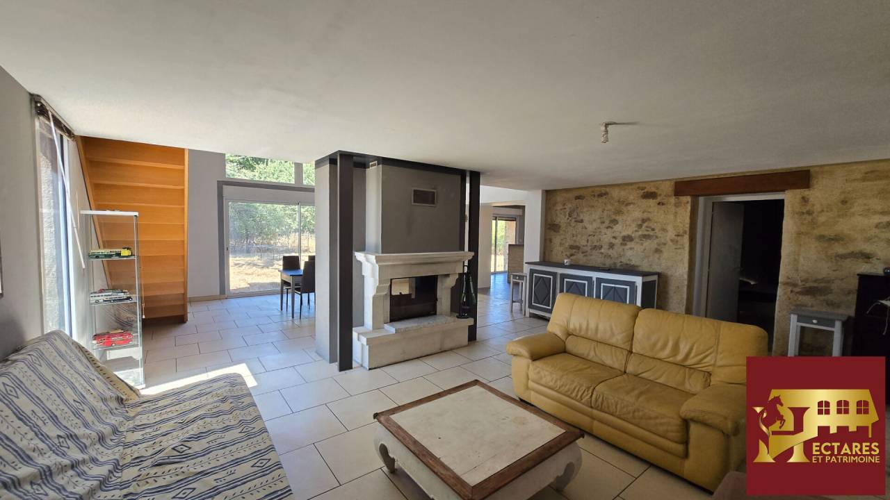 Equestrian property  Vend&eacute;e